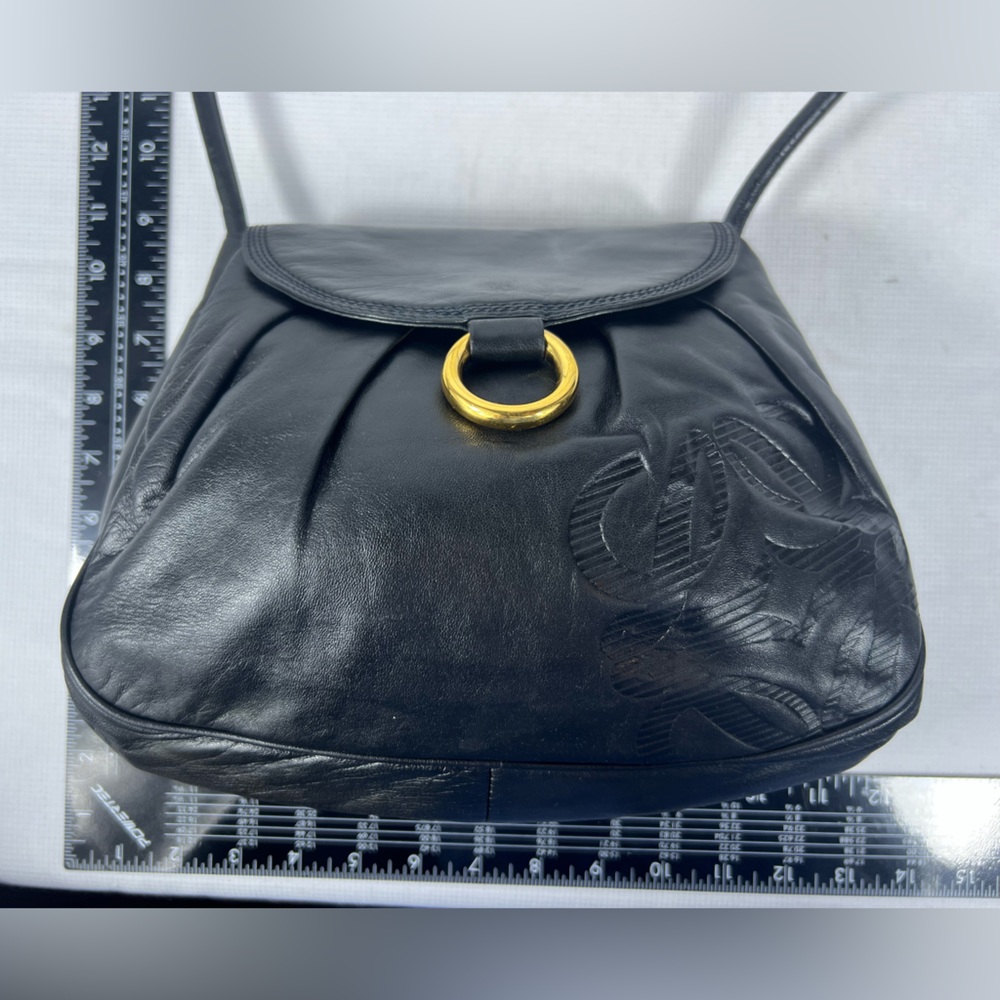 Vintage Loewe Black Leather Shoulder Bag with Embossed Anagram & Gold Ring - Picture 8 of 14